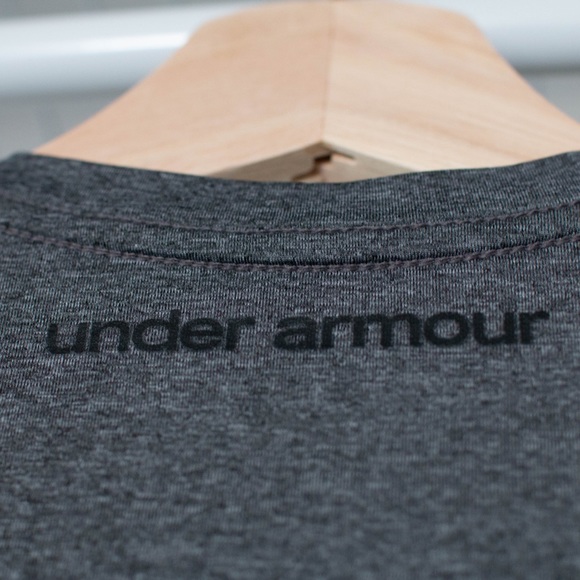 Under Armour Top - Picture 4 of 4